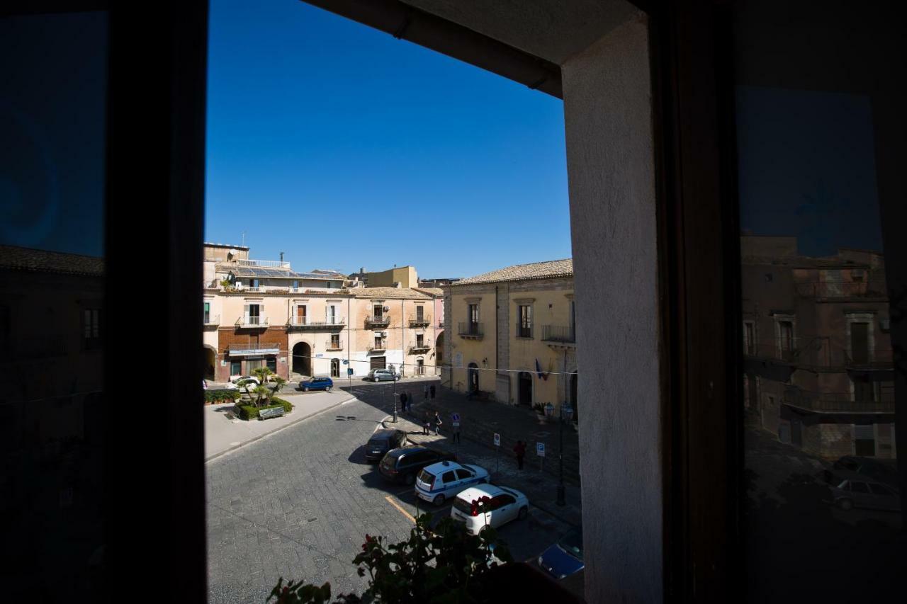 Experience Il Paesino Hotel Licodia Eubea Exterior photo